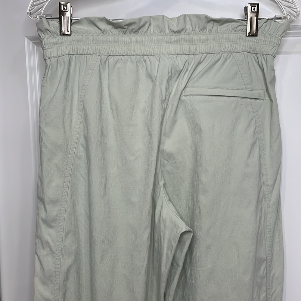 Athleta Trekkie High Rise Parachute Pant Sz 6 Mint Green Paperbag Waist Pull Up - Picture 9 of 16